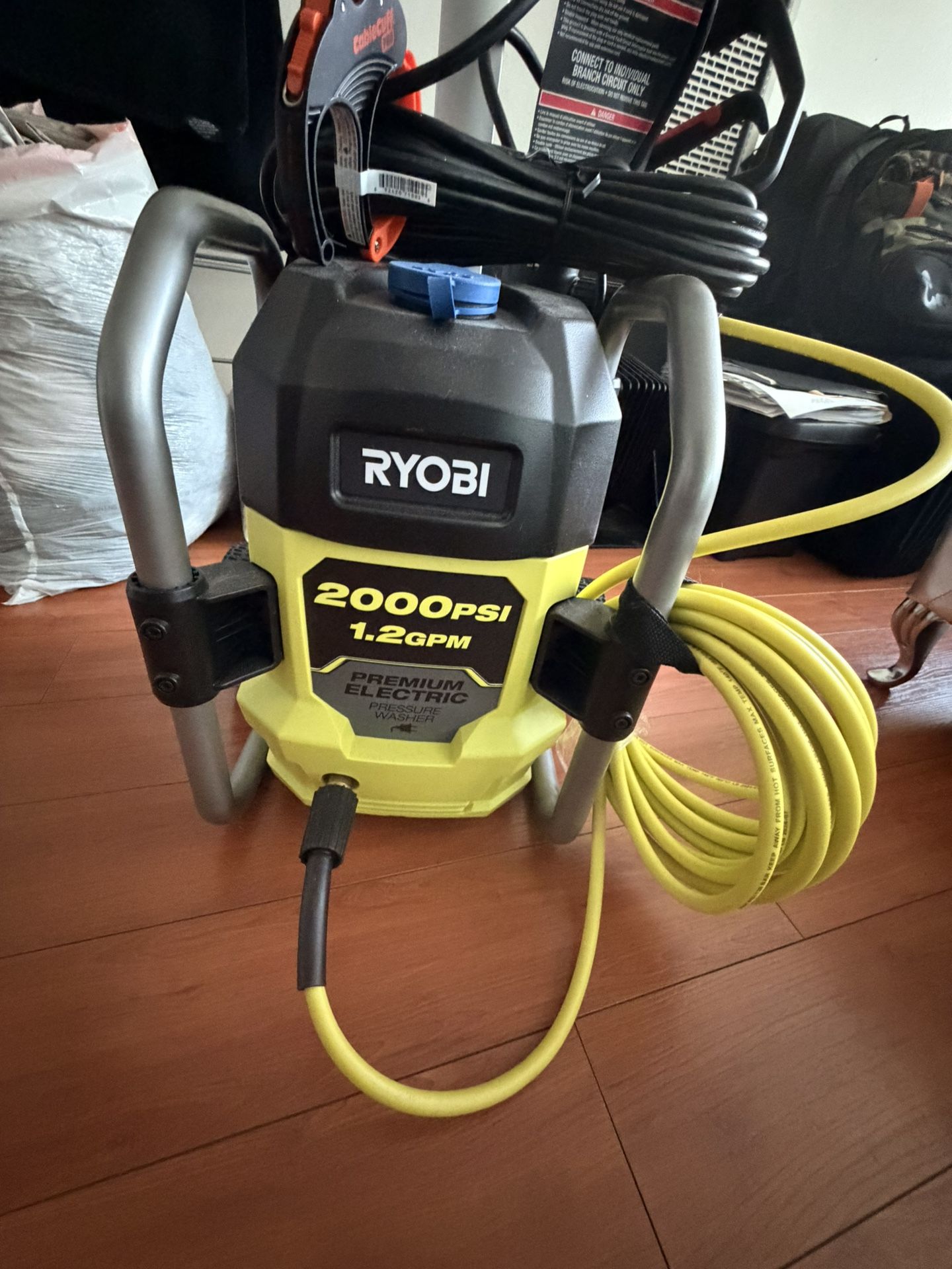 BRAND NEW PRESSURE WASHER