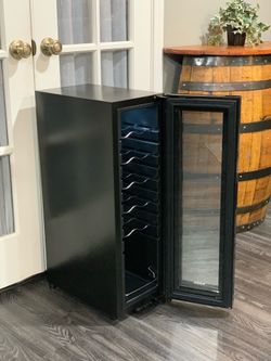 New - Freestanding Wine Cooler w/ Lock