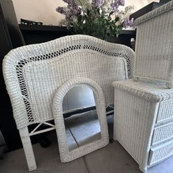 Vintage Whicker Bedroom Furniture 
