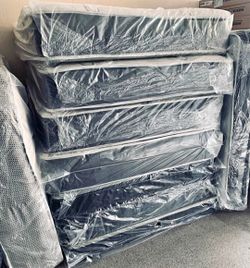 Urgent SALE ~ Brand New Mattress with box spring Available !! (Cash On Delivery) 💰🛏️