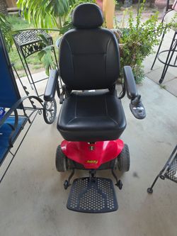 Pride Jazzy Elite ES Power Wheelchair