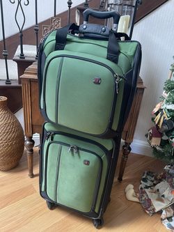SWISS GEAR ROLLING LUGGAGE SET