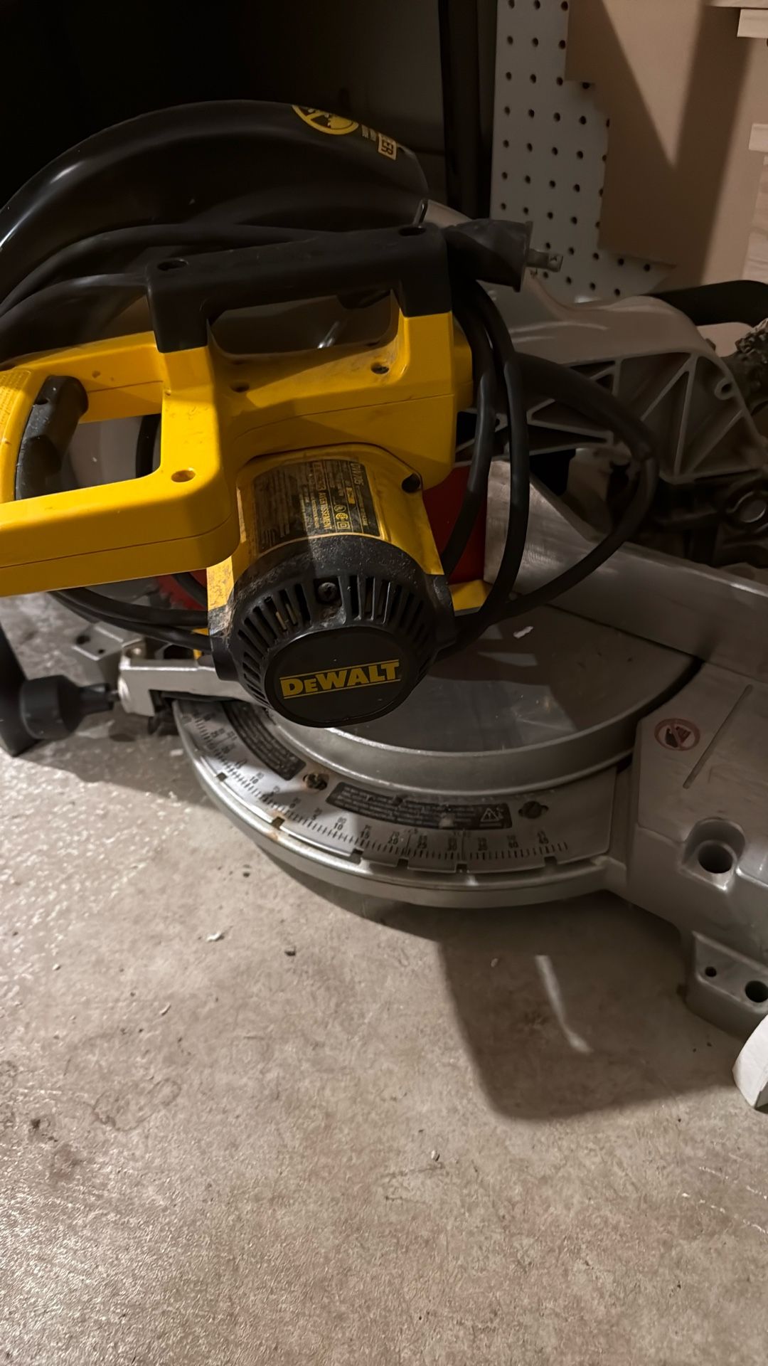 Dewalt Compound Miter Saw