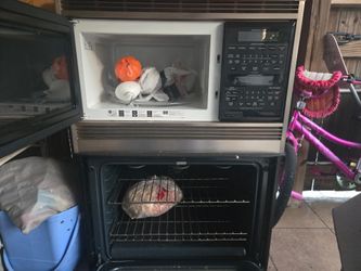 30” Built-in Combination Wall Oven (microwave + convection wall oven)