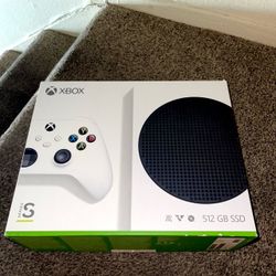 Xbox Series S in excellent condition COMPLETE WITH BOX