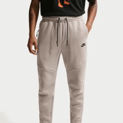 Brand new Nike Tech fleece joggers size L