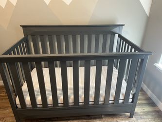 BABY CRIB WITH MATTRESS INCLUDED
