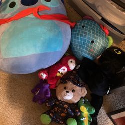 Loads of toys, games, and stuffed animal (2 squishmallows) 