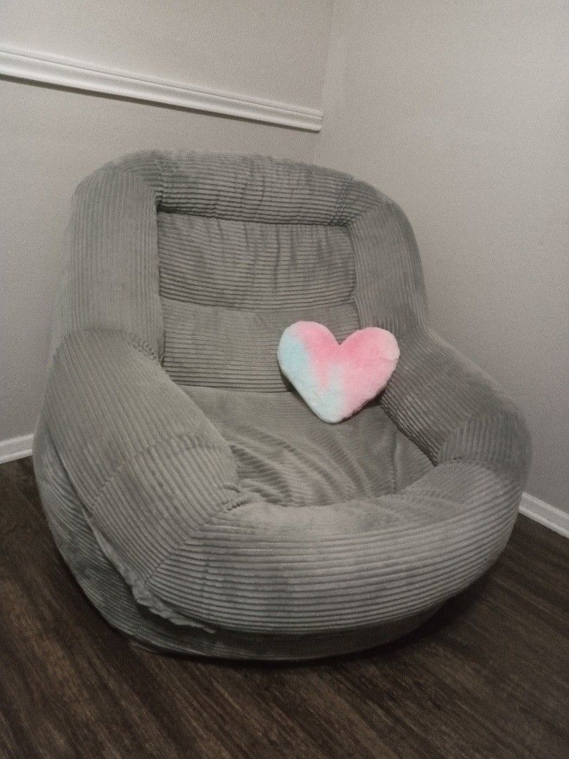 NEW Boneless Chair