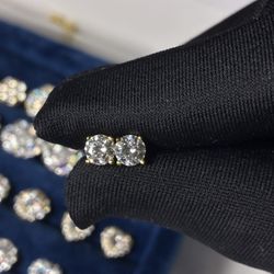 5MM VVS Moissanite Stud Earrings Set In Gold