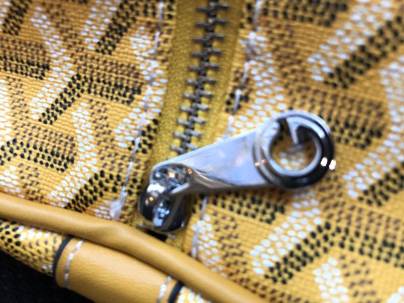 Yellow Goyard Duffle Bag for Sale in Atlanta, GA - OfferUp