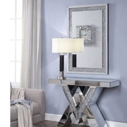 Brand New Mirrored Console Table With Diamonds‼️ PRICE DROP‼️