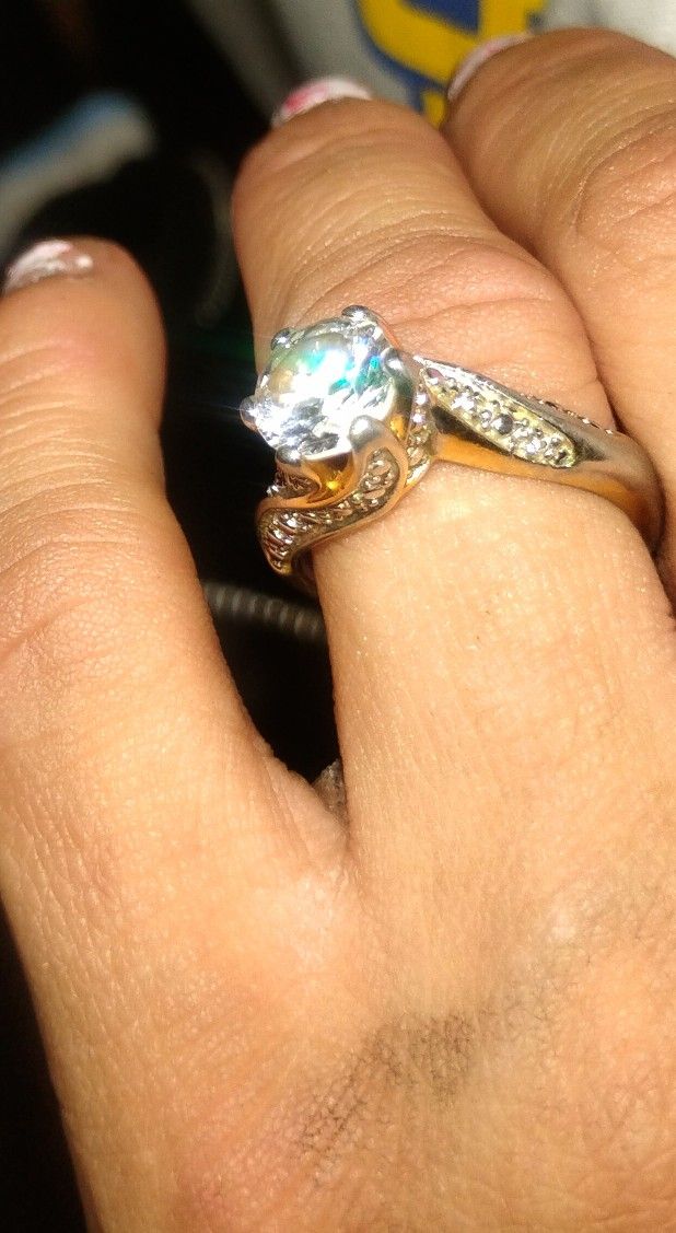 Good Shape. Size.7./Half.  8. Wemons. White Annormal Y Gold Wot. 10/Half krtt  Real  Only. Mi One.