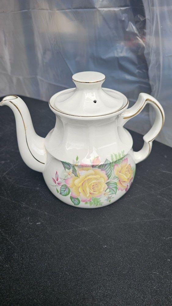 Vintage Teapot - Yellow Roses (Ellgreave, England)