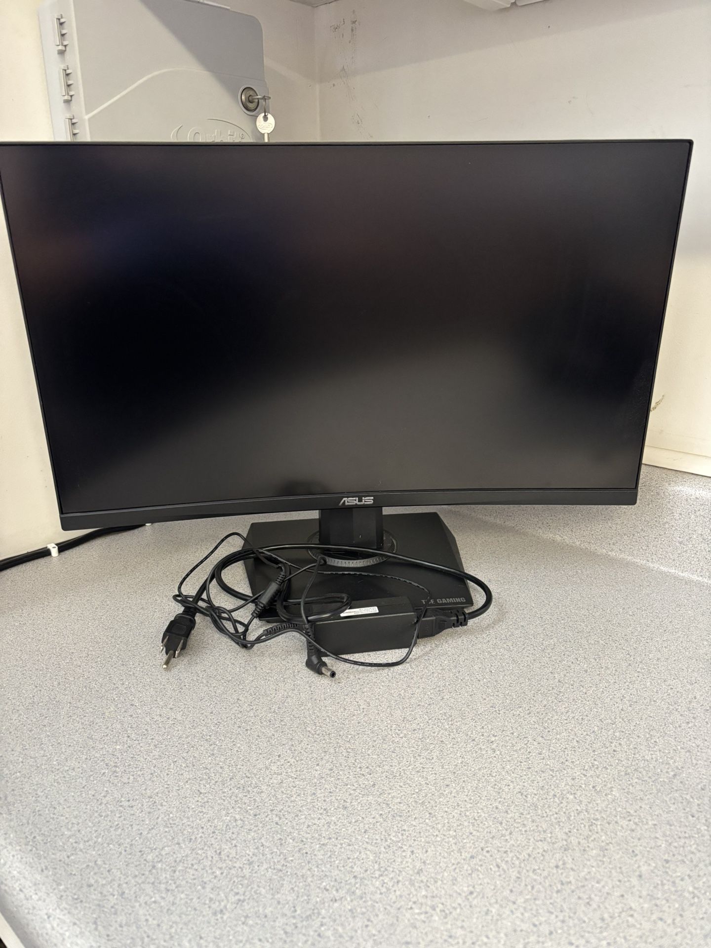 Asus TUF Gaming Curved Monitor