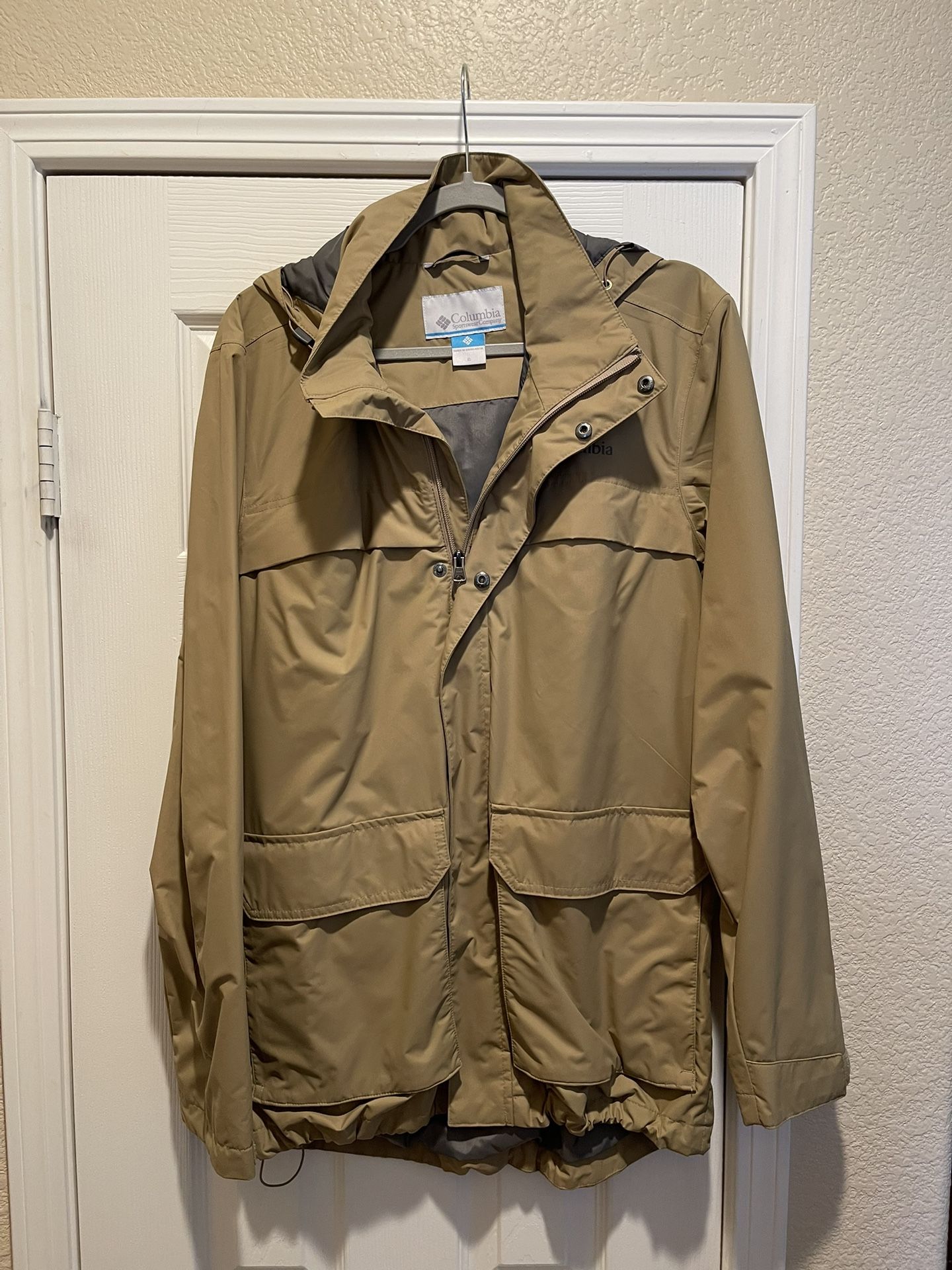 Columbia Omni Tech Rain Jacket - Men’s Small
