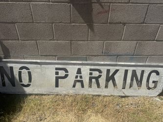 NO PARKING Stencil