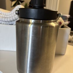 Yeti Half Gallon Rambler