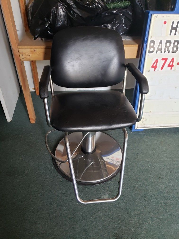 Salon Chair