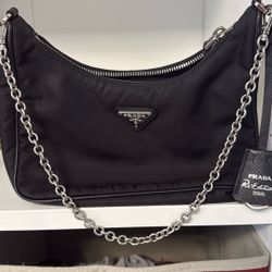 Prada Re-Edition 2005 Nylon Shoulder Bag Black Silver Hardware