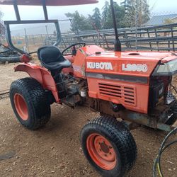 L2350 Kubota Tractor 