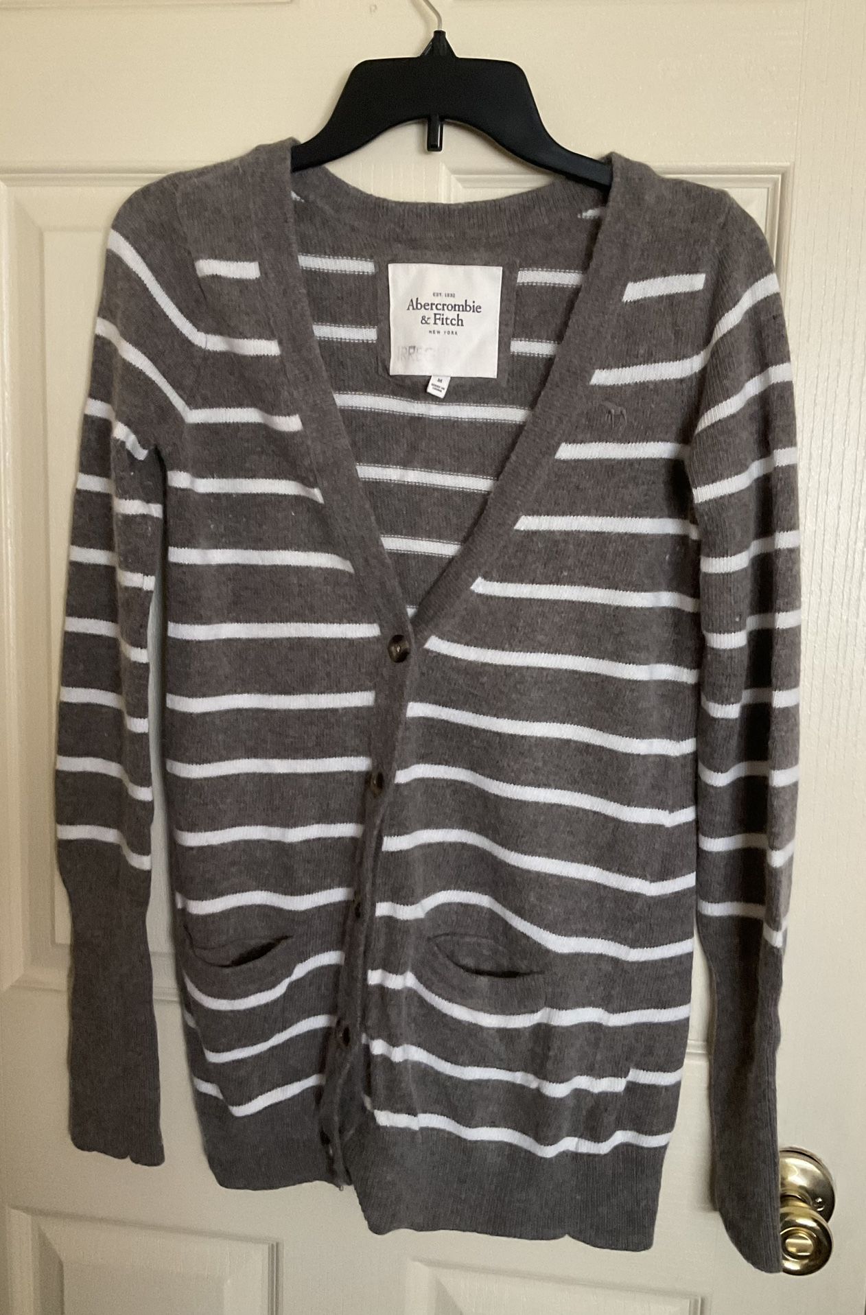 Women’s Abercrombie & Fitch  Cardigan Size M $15