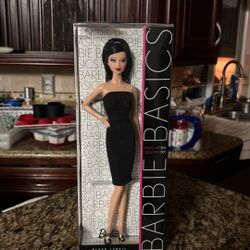 New 2009 Barbie Basics Model #5 Collection 001 Black Label RR920 R9923