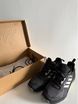 [US 9] adidas TERREX SWIFT R3 All Terrain Hiking Shoes Black Solar Yellow