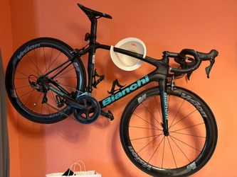 Bianchi Oltre XR1 — 55cm — Ultegra R8000 — Vision Metron 55 SL Carbon — $1,950