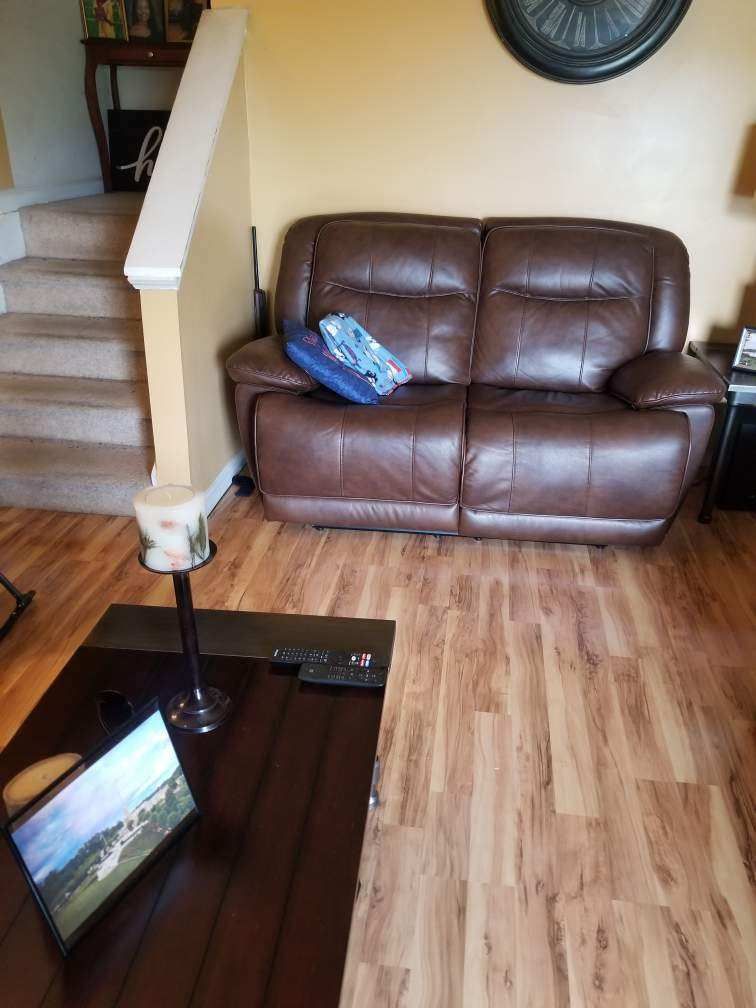 Brown Leather Recling Couch Set With Coffee Table