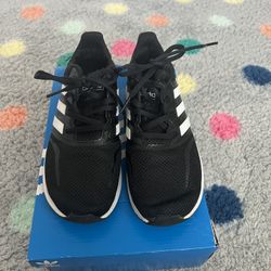 Adidas Size 2 Kids Sneakers 