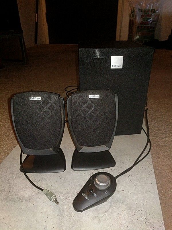 Edifier M1300 2.1 speaker set 10w RMS 4in Subwoofer Black works with headphone jack & computer