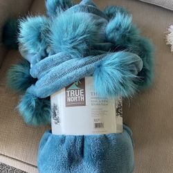 “New” Pom Pom Throw Blanket