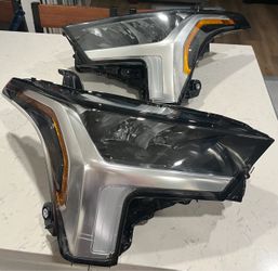 2022-2024 TOYOTA TUNDRA LED REFLECTOR LH DRIVER SIDE AND RH PASSENGER SIDE HEADLIGHTS PAIR OEM