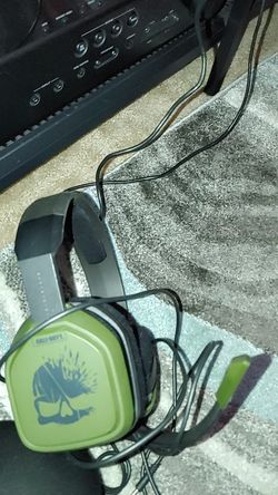 Call of duty headset xbox one or ps4 or switch
