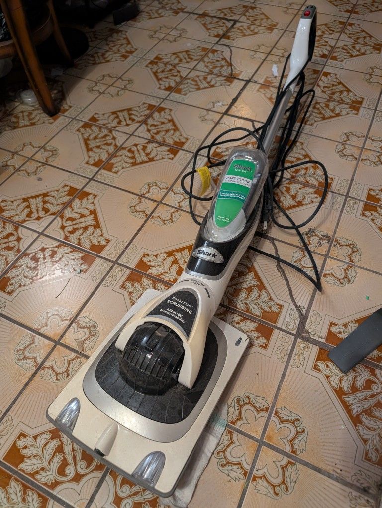 Shark Sonic Duo Carpet Cleaner With Bottle