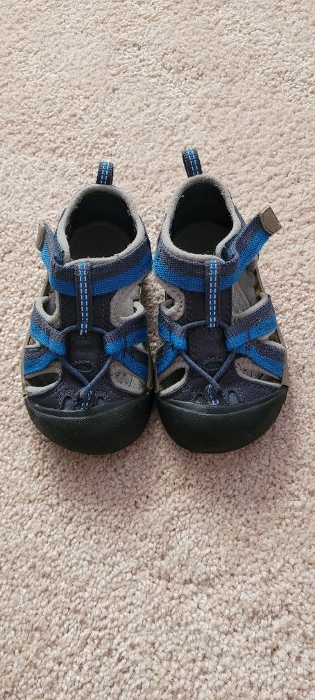 Keen Boys, Girls Toddler sandals, water shoe, light weight. Size 7