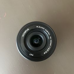 Olympus M.Zuiko Digital ED 14-42mm F3.5-5.6 EZ