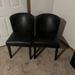 4 Chairs 