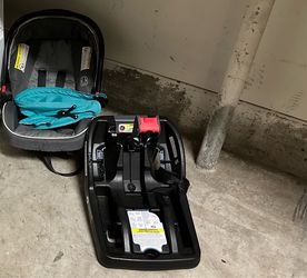 Two Graco snugride lite