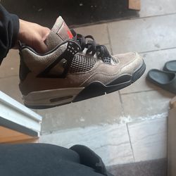 Jordan 4 