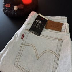 Levi’s Wedgie Straight