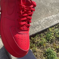 AF1 Low Red – Size 10M 80$ OBO