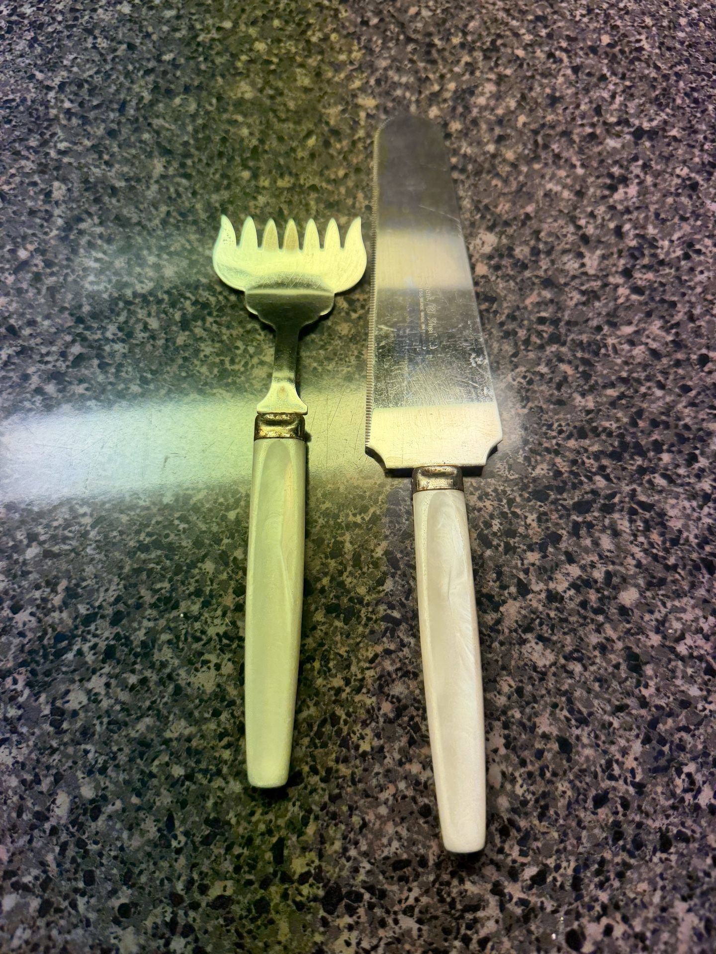 Regent Sheffield Stainless Steel Forever Sharp set