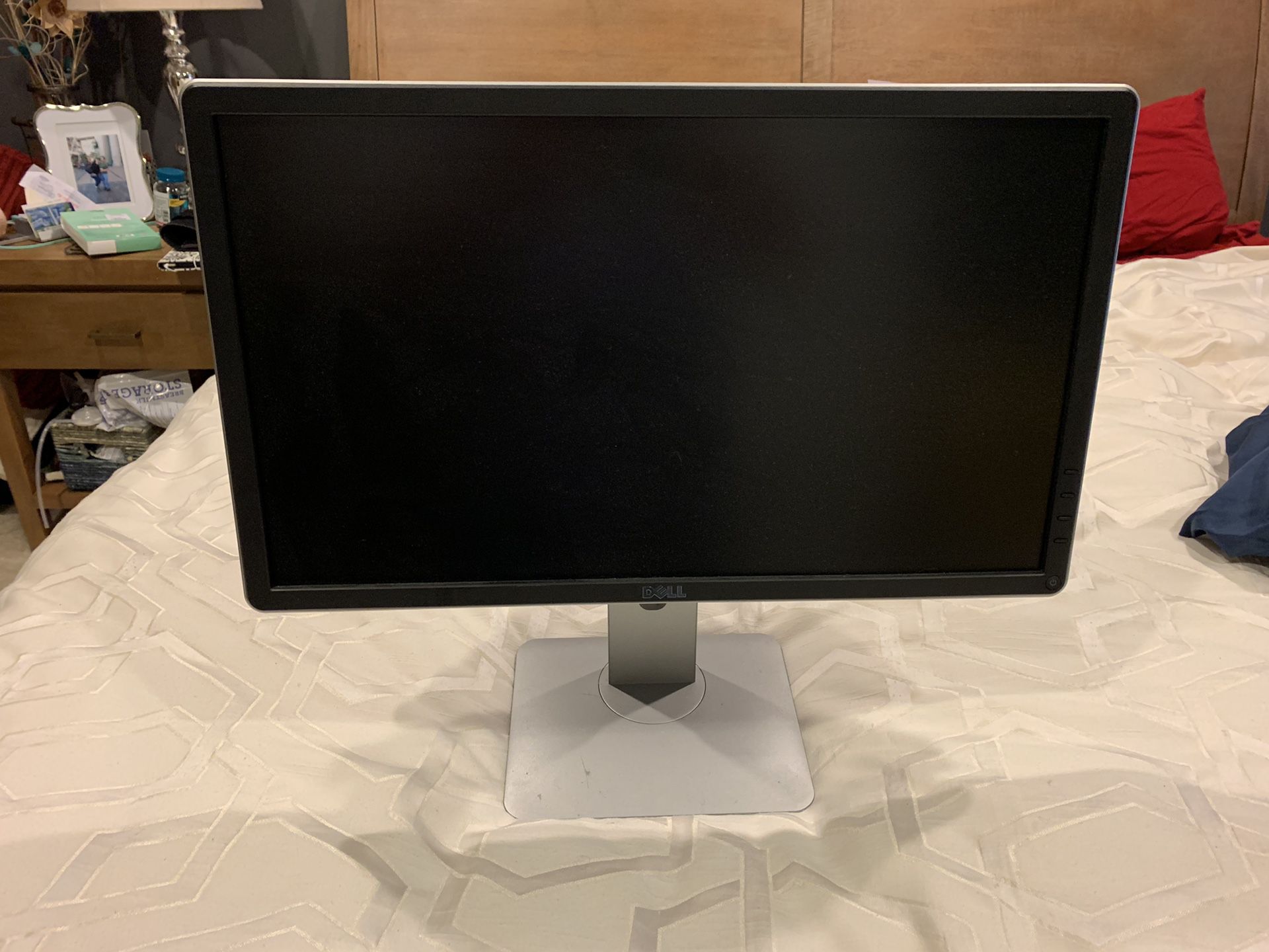 Dell 22” IPS P2214H Monitor & Cables