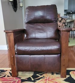 Craftman Style Recliner Chair