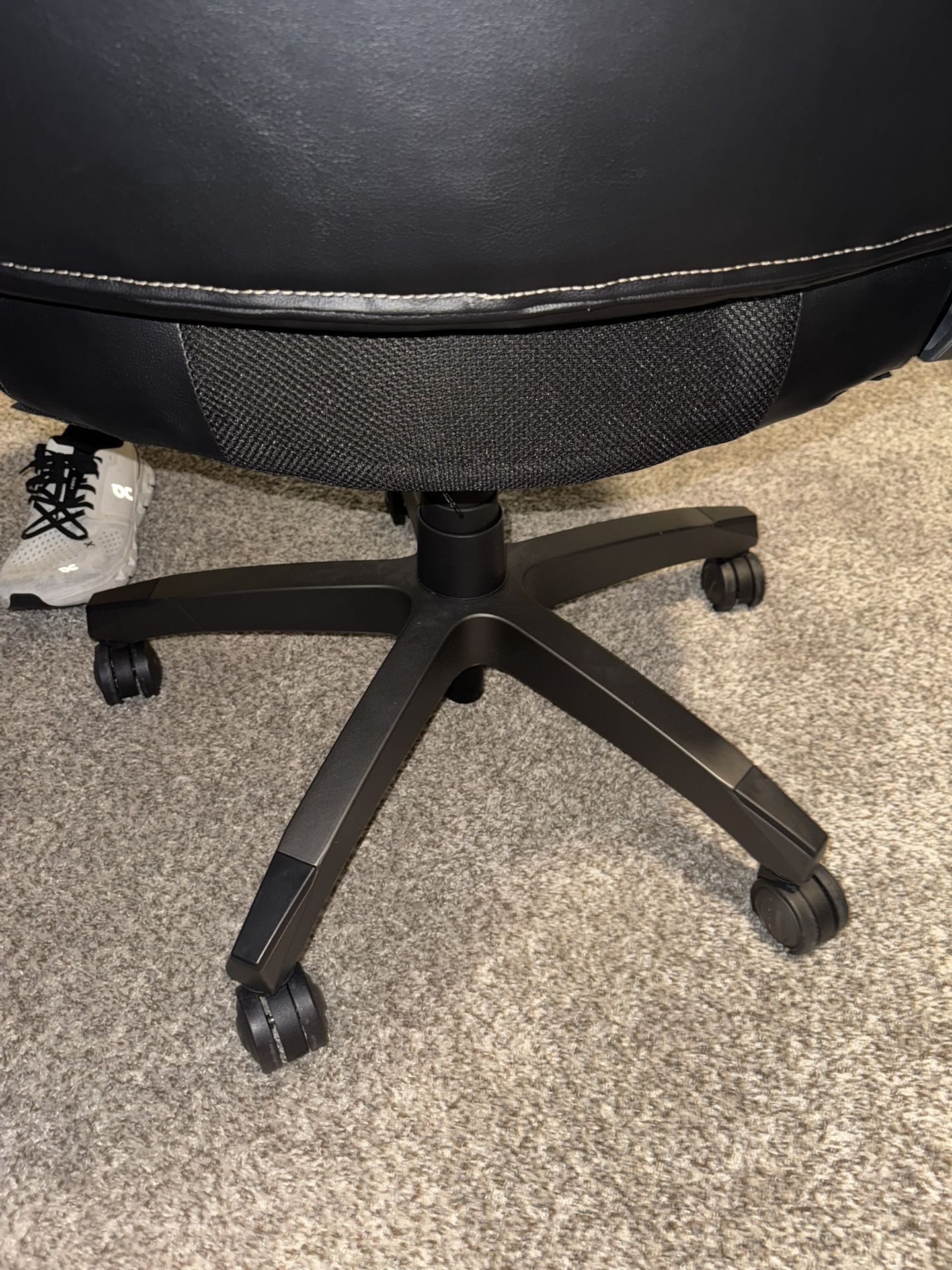 LazyBoy Desk Chair Fully Adjustable Business equipment