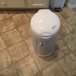Diaper pail