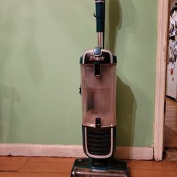 Shark Carpet And Hardwood Floor Vacuum