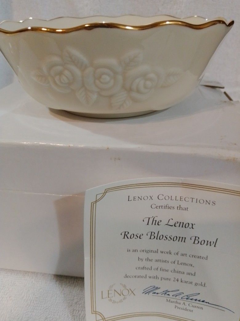 Lenox Bowl Rose Blossom 5-1/2". Fine China. 24kt Gold Rim. With Cert.Of Authenticity - NEW IN BOX